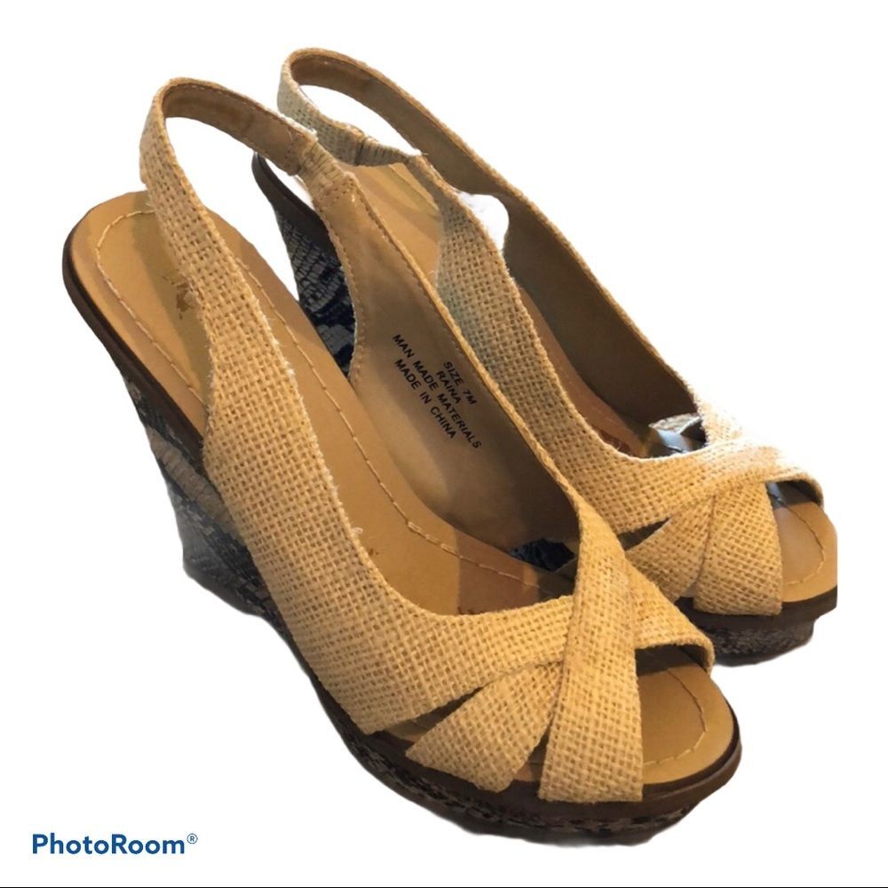 Women's Tan Wedge Sandals